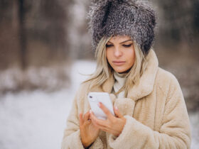 Jak dbać o baterię w iPhonie zimą?