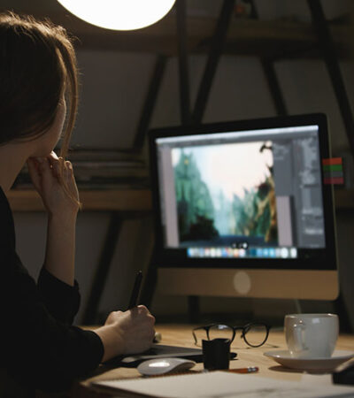 Jak zrobić rysunek ze zdjęcia w Photoshopie?